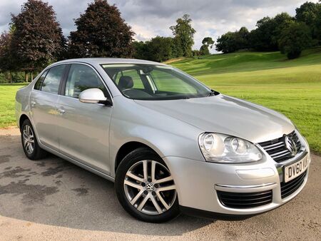 VOLKSWAGEN JETTA 1.6 TDI SE Euro 5 4dr