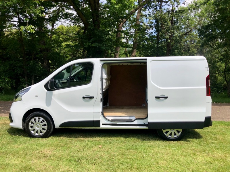 RENAULT TRAFIC