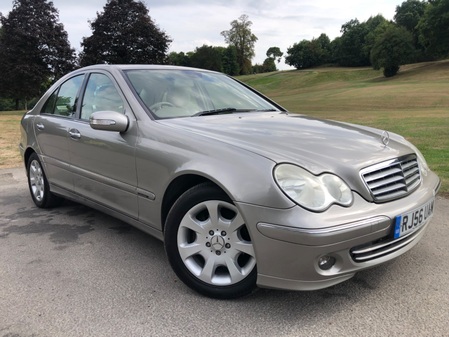 MERCEDES-BENZ C CLASS 2.1 C220 CDI Elegance SE