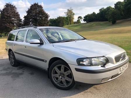 VOLVO V70 D5 SE