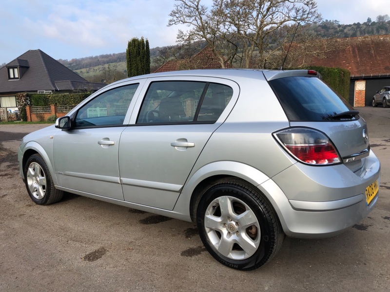 VAUXHALL ASTRA