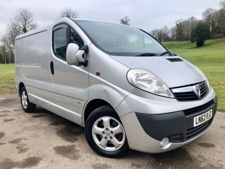 VAUXHALL VIVARO 2.0 CDTi Sportive FWD L1 4dr