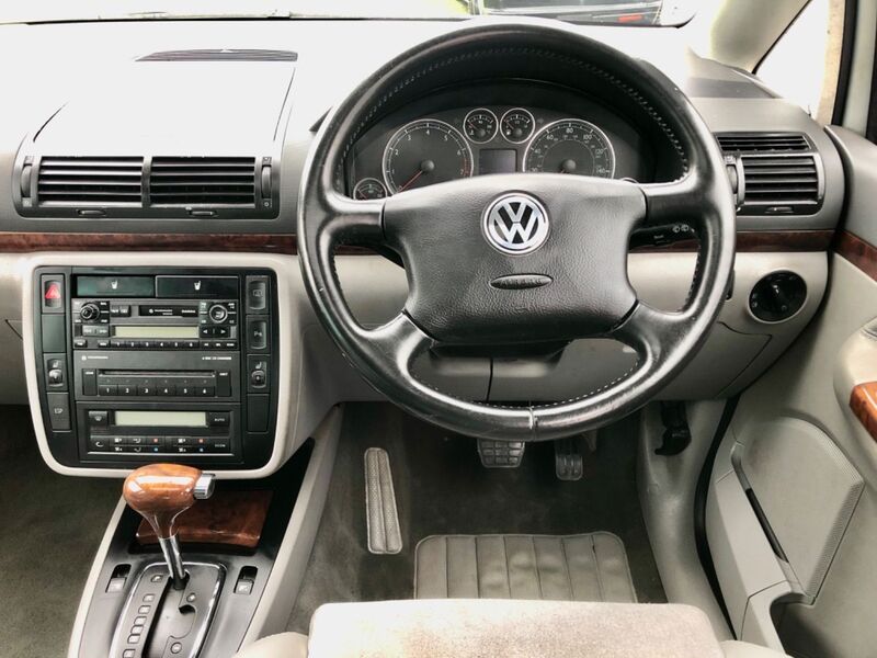 VOLKSWAGEN SHARAN